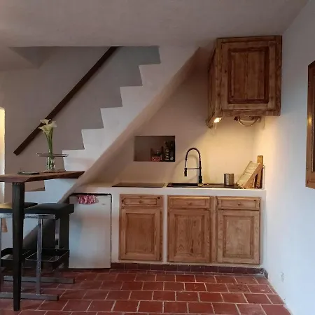 Tana Torricella 아파트